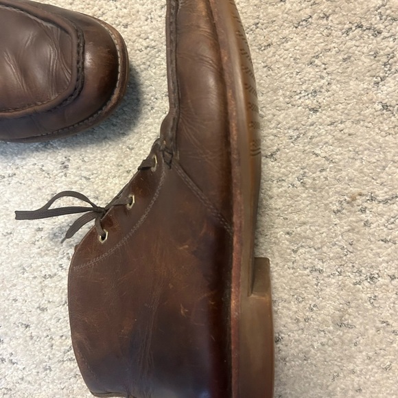 UGGS sz. 11 Mens chukka leather boots in good used condition amazing quality - Picture 8 of 14